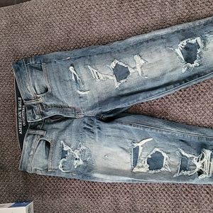 American Eagle, High Rise, Ripped, Jegging, Size 4. Gray-ish wash. Super stretch